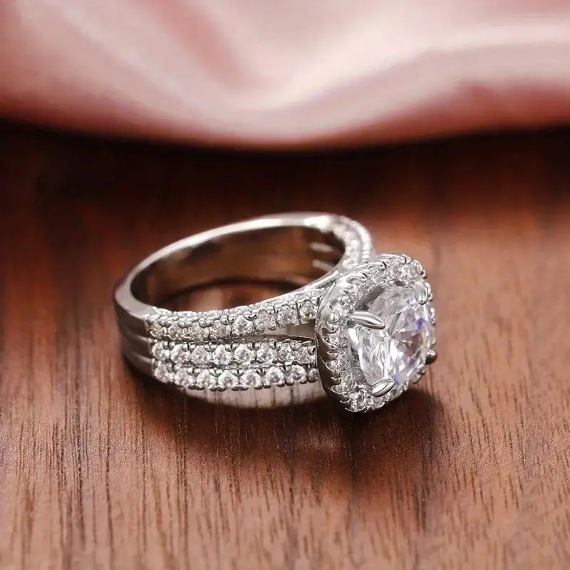 Ring Front Detail