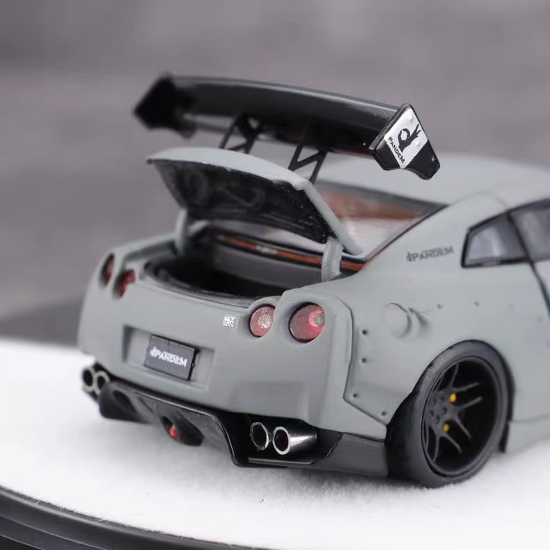 PGM 1:64 Gray Nissan GTR R35 PANDEM Alloy Car Model Collector's