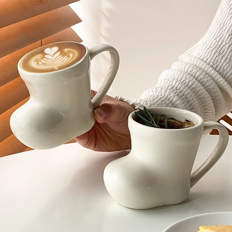 Lustige Weihnachtstasse aus Keramik in Stiefelform, Milchkaffeebecher, weißer Keramikbecher_voghion.com