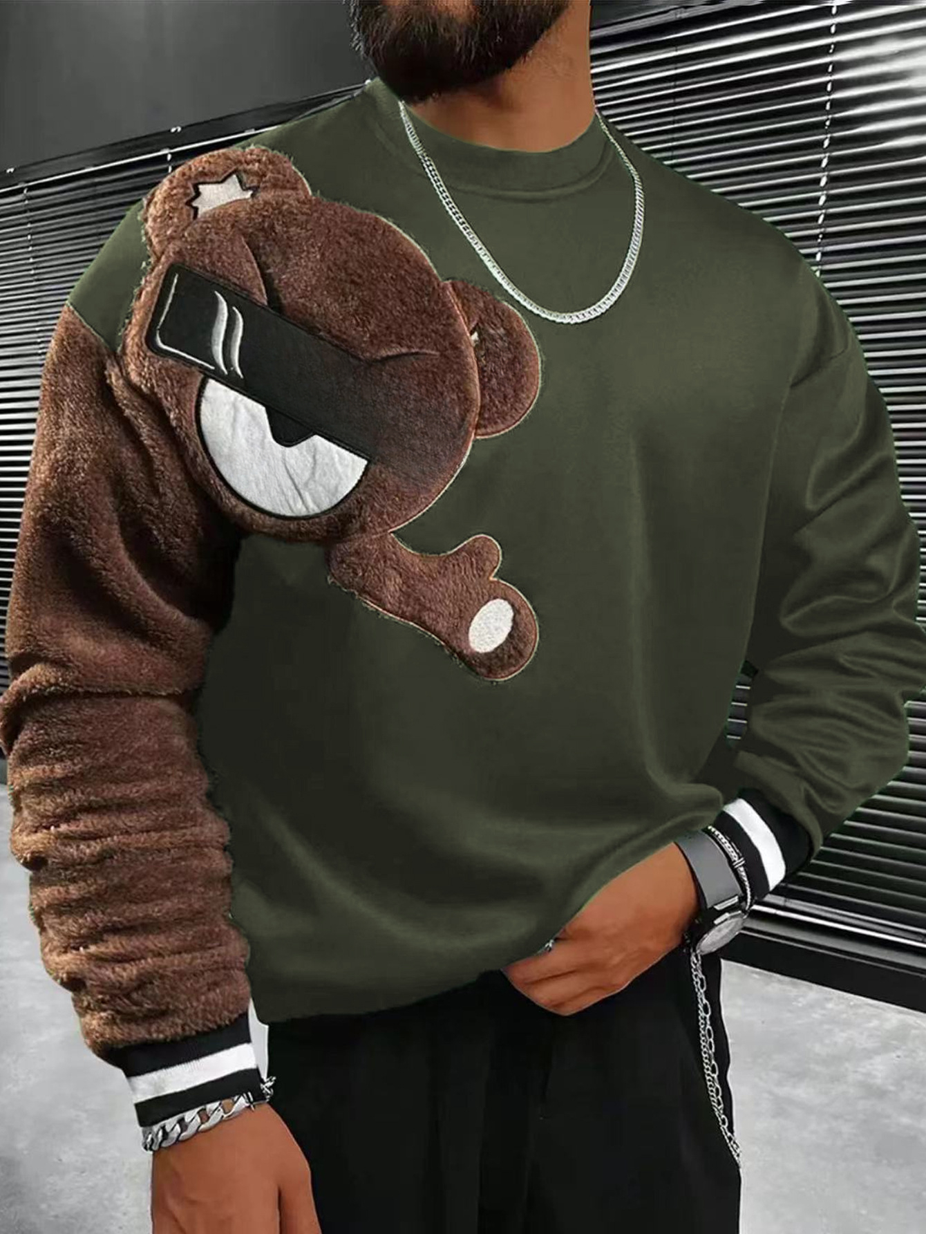 Pull homme brodé décontracté tendance col rond manches longues_voghion.com