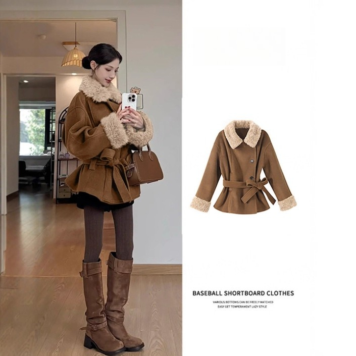 Cappotto in lana color caffè da donna con collo in pelliccia_voghion.com