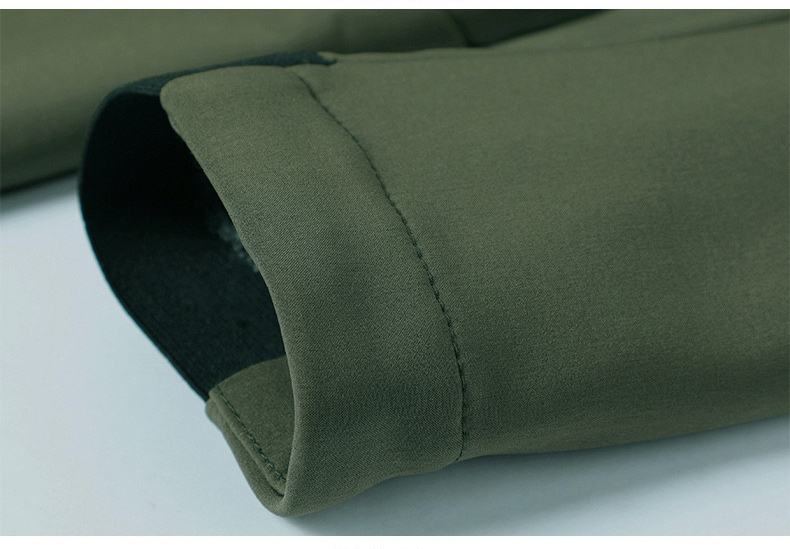New Soft Shell Jacket Men's Trend Outdoor Jacket Windproof Waterproof Casual Sports Jacket Versatile_voghion.com