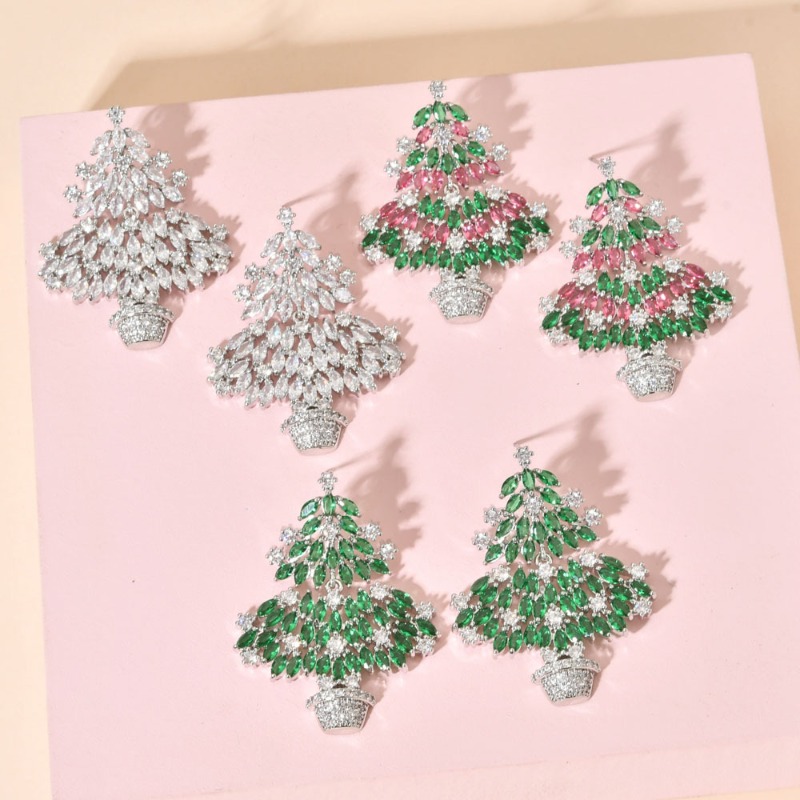 Limited Edition 3D Christmas Tree Earrings | Wear The Holiday Spirit On Your Ears When The Christmas Tree “grows” From Your Desk To Your Ears, Every G_voghion.com