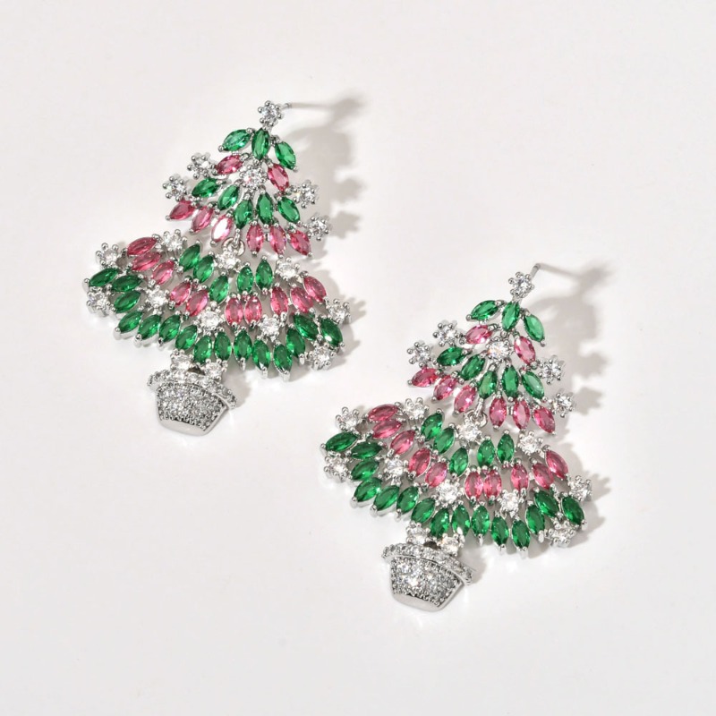 Limited Edition 3D Christmas Tree Earrings | Wear The Holiday Spirit On Your Ears When The Christmas Tree “grows” From Your Desk To Your Ears, Every G_voghion.com