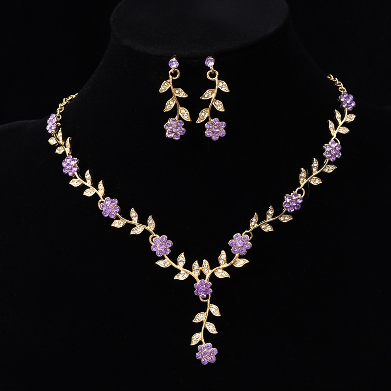 Conjunto de joias para noiva colar e brincos de flores com strass_voghion.com