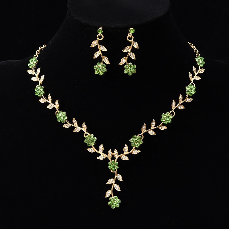 Conjunto de joias para noiva colar e brincos de flores com strass_voghion.com