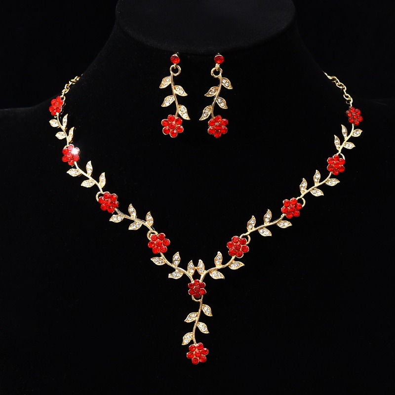 Conjunto de joias para noiva colar e brincos de flores com strass_voghion.com