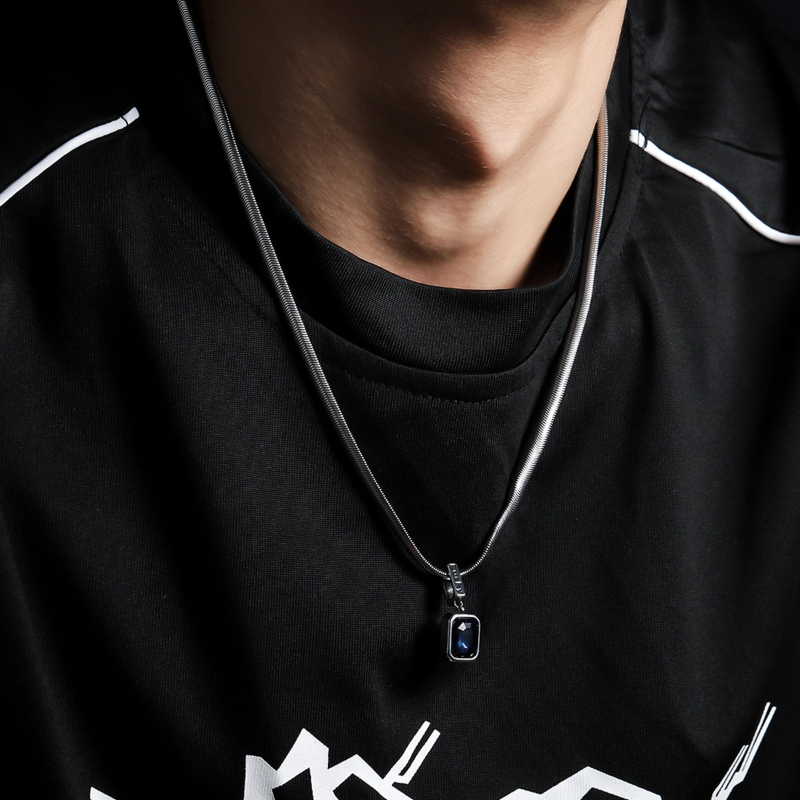 Edelsteenketting voor heren, gemaakt van titaniumstaal, vervaagt niet, heeft een uniek en luxe design, een geavanceerde slangenbotketting en is een veelzijdig sieraad voor dames._voghion.com