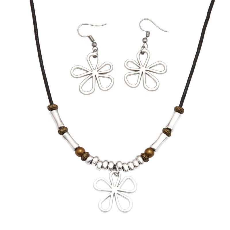 Personalised Five-leaf Clover Beaded Necklace And Earring Set_voghion.com