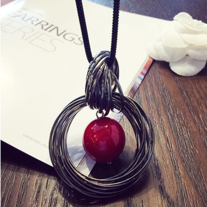 Collana lunga con pendente per donna gioiello moda autunno inverno_voghion.com