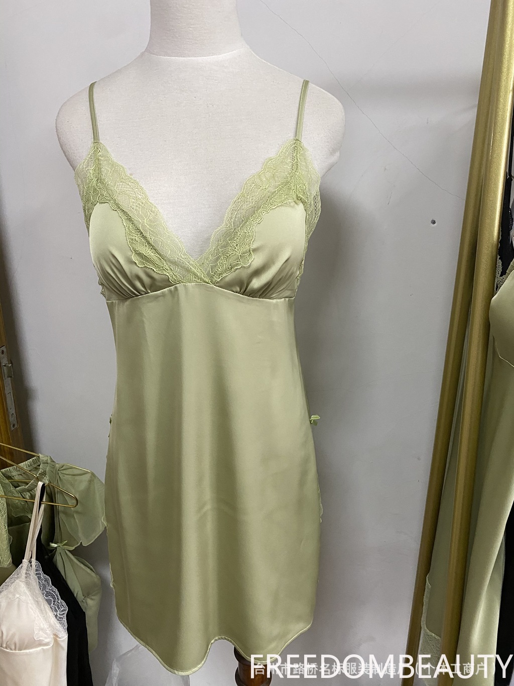 hmqViviiyNSAyin9WueWt1vj71enVtolpvzw