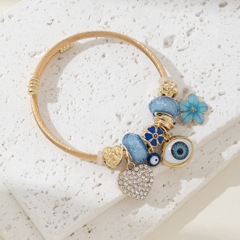 Pärlarmband med blått öga och hjärta med strass_voghion.com