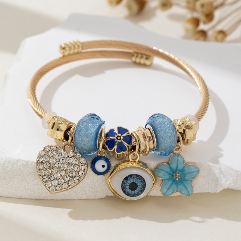 Pärlarmband med blått öga och hjärta med strass_voghion.com