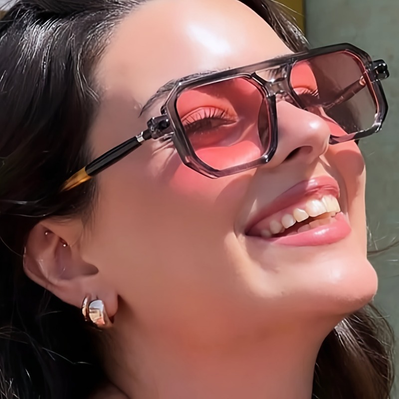 Nieuwe dubbele lichtbundel zonnebril, stijlvol en trendy voor streetstyle fotoshoots, perfect voor vrouwen, internetberoemdheden en persoonlijkheden._voghion.com