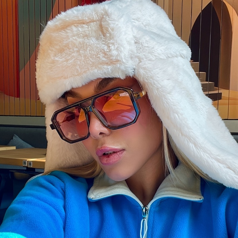 Nieuwe dubbele lichtbundel zonnebril, stijlvol en trendy voor streetstyle fotoshoots, perfect voor vrouwen, internetberoemdheden en persoonlijkheden._voghion.com