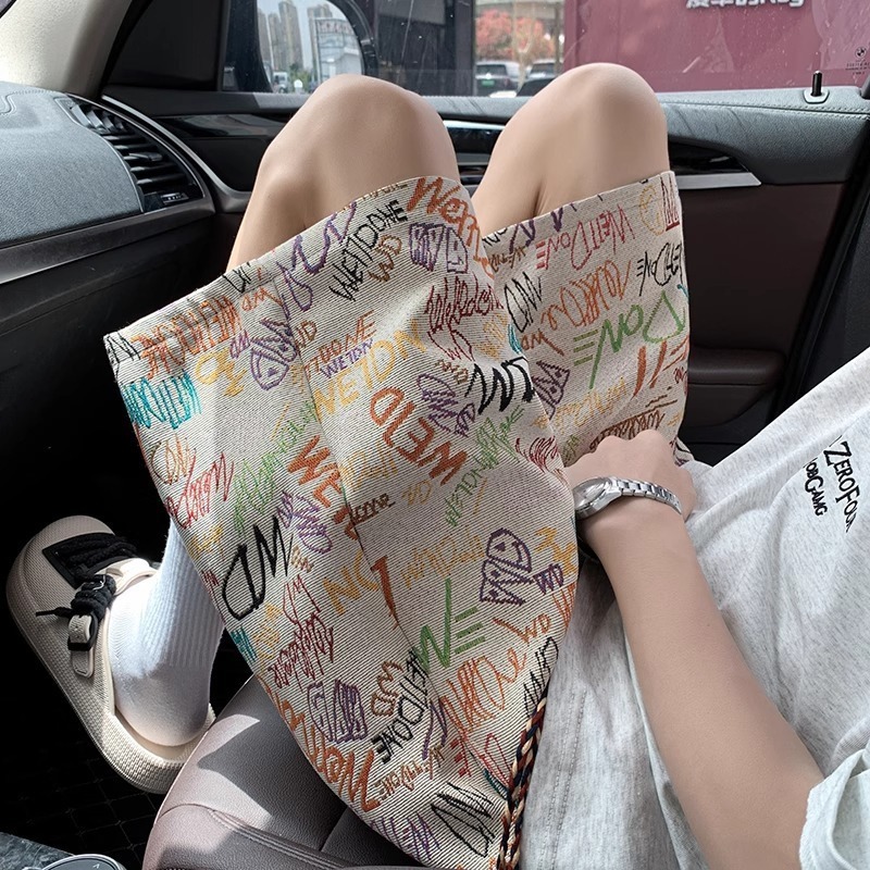 American Retro Graffiti Knitted Shorts Men's Summer Niche Design Five-point Pants Loose Casual Beach Pants_voghion.com
