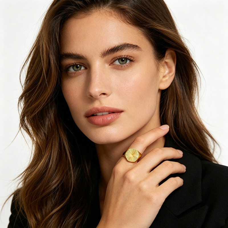 18k Vergoldeter Ring Mit Sonnenmotiv Geometrisches Design_voghion.com