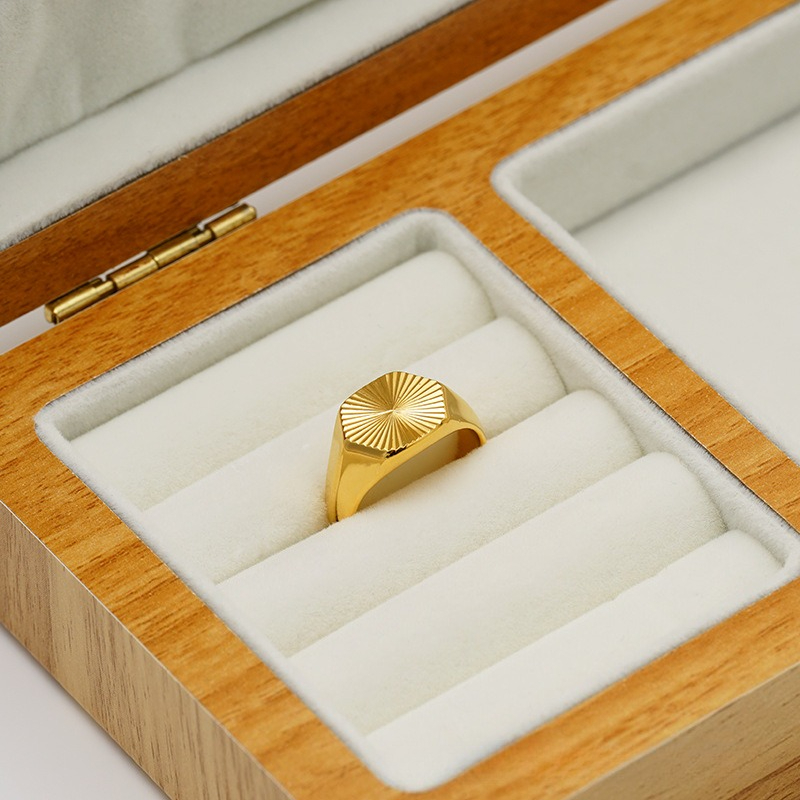 18k Vergoldeter Ring Mit Sonnenmotiv Geometrisches Design_voghion.com
