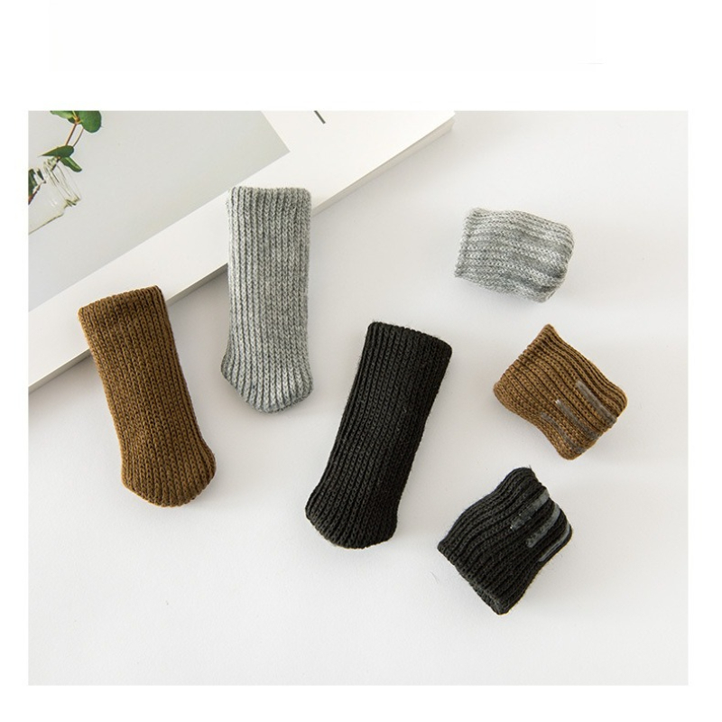 Stickade ullstrumpor för stolsben med halkfri silikonbeläggning_voghion.com