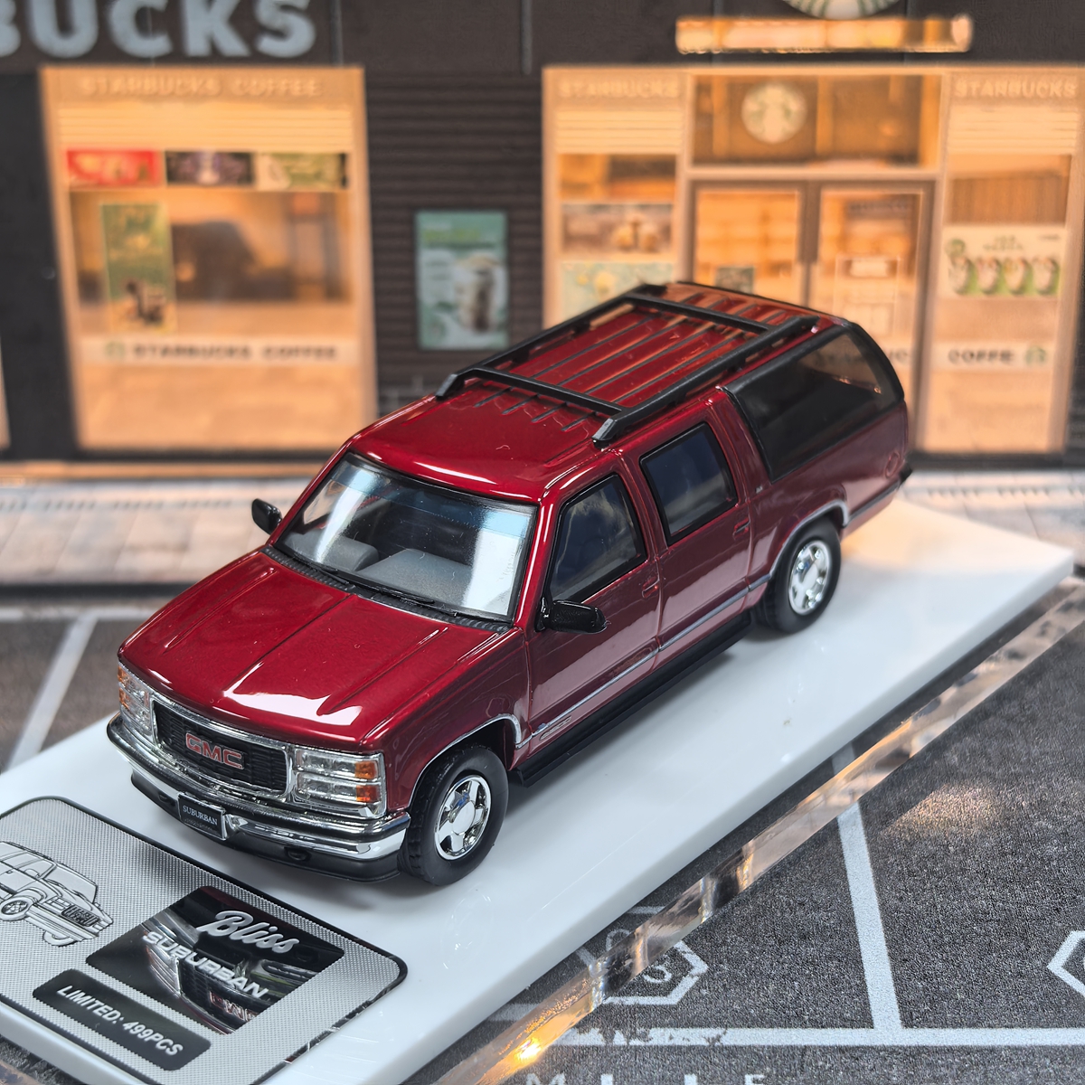 Bliss 1:64 HEC Red GMC Suburban GMT400 SUV Sports Model Diecast